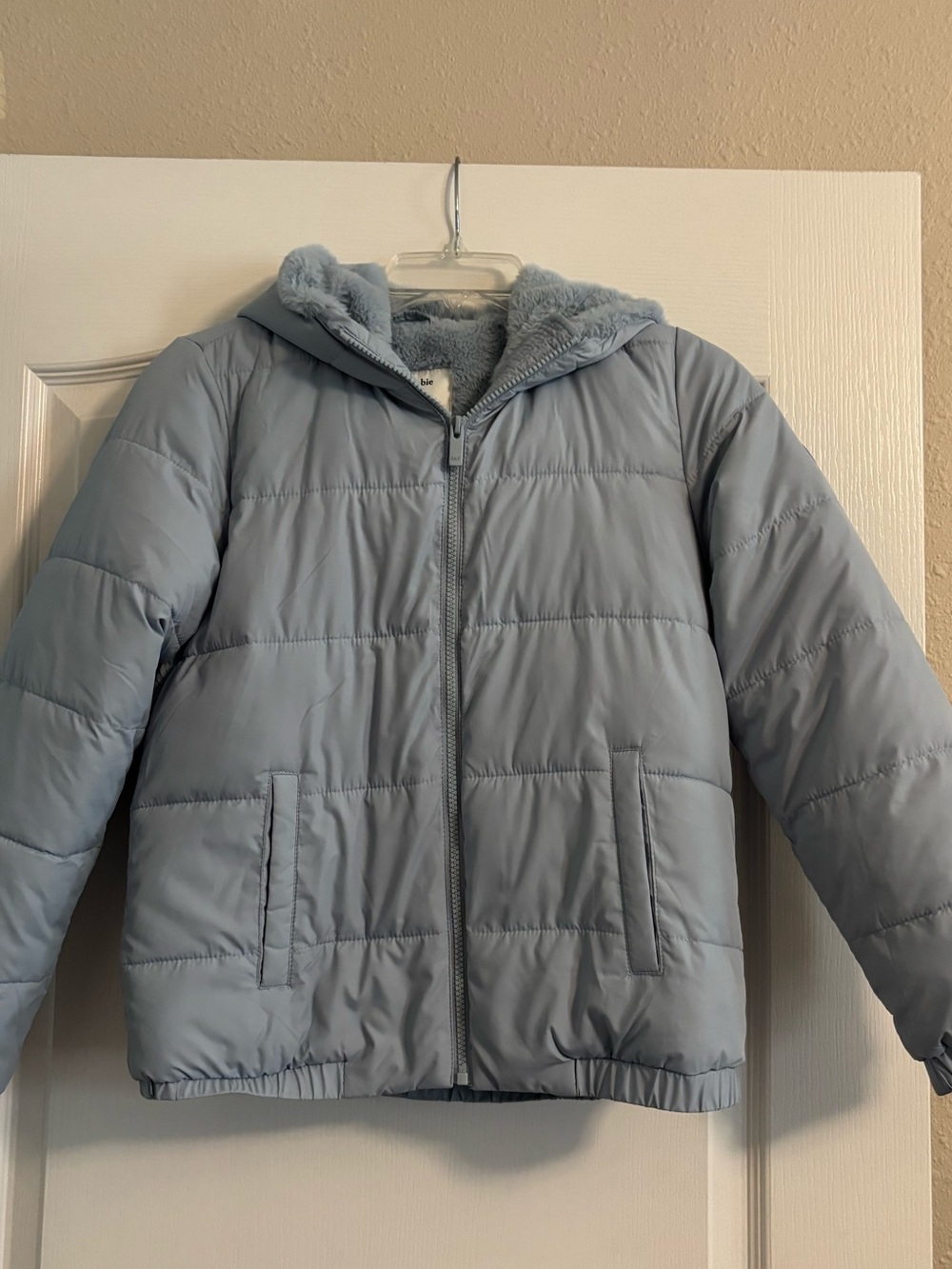 abercrombie kids Light Blue Puffer Jacket with Faux-Fur Hood size 11-12